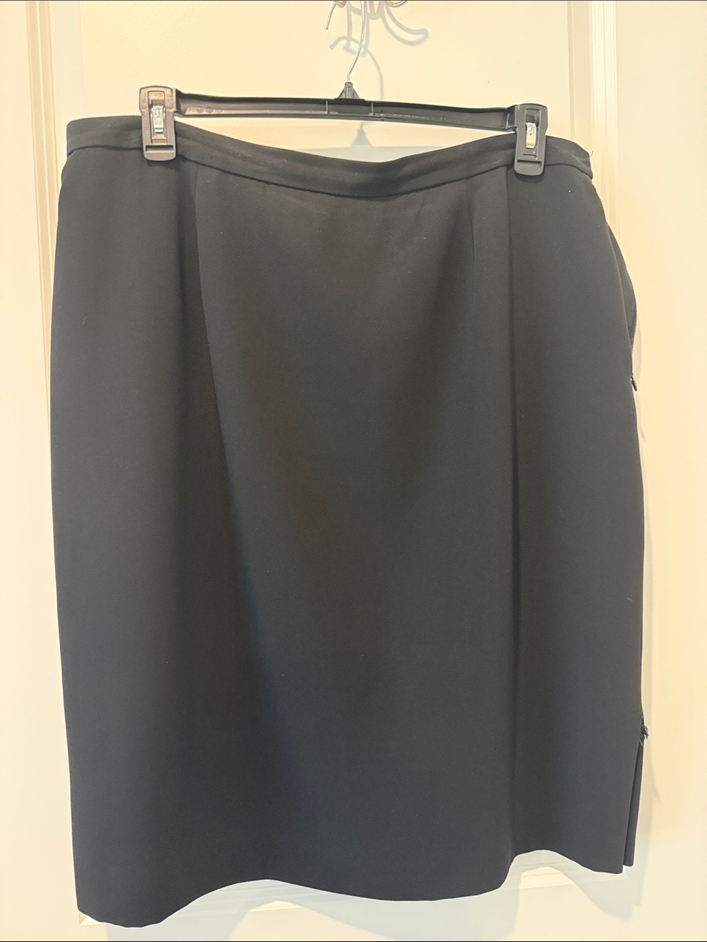 Rena Rowan Black Tailored Pencil Skirt